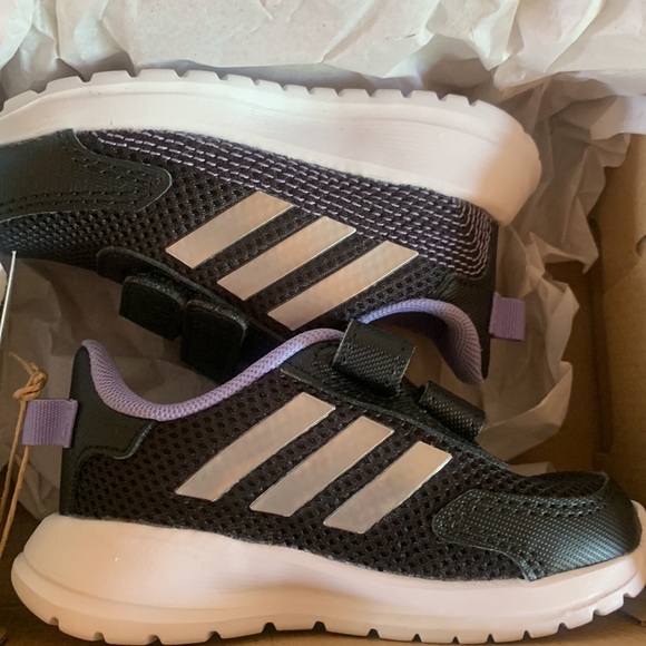 New adidas Tensaur Run
Toddler Sneakers size 5 - Picture 10 of 10